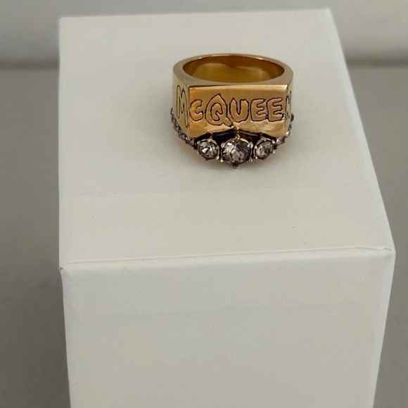 Alexander McQueen McQueen Graffiti crystal-embellished ring - Picture 4 of 14